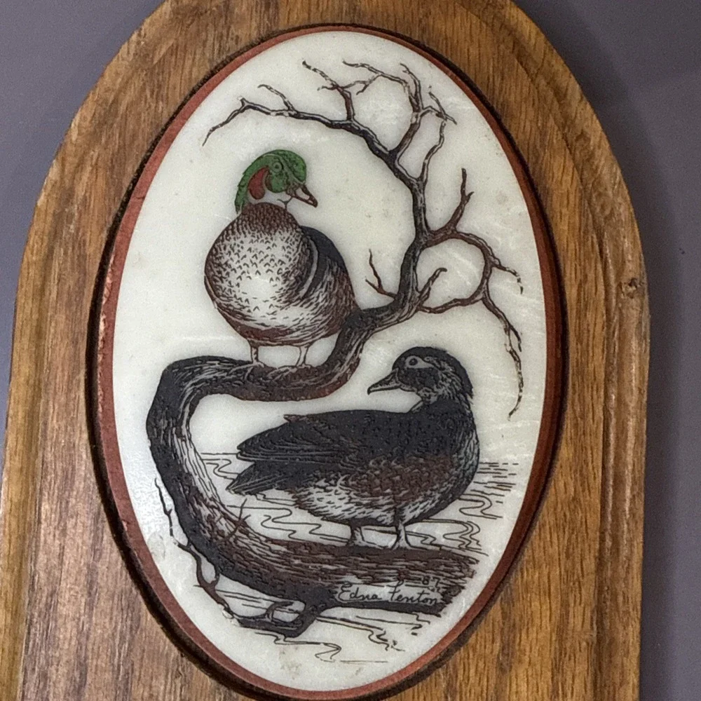 Fenton 1987 Mallard Ducks Oval Display Wall Hanging - SEE DESC